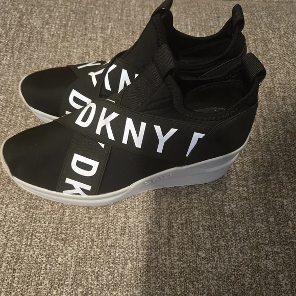 DKNY Black and White Slip-On Platforms - Picture 3 of 6